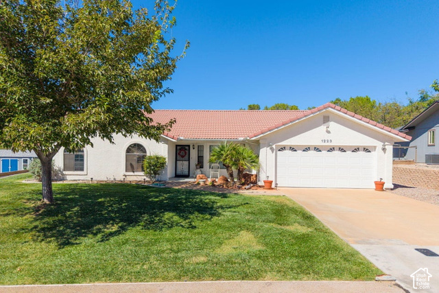 1223 E Mahogany Cir — photo