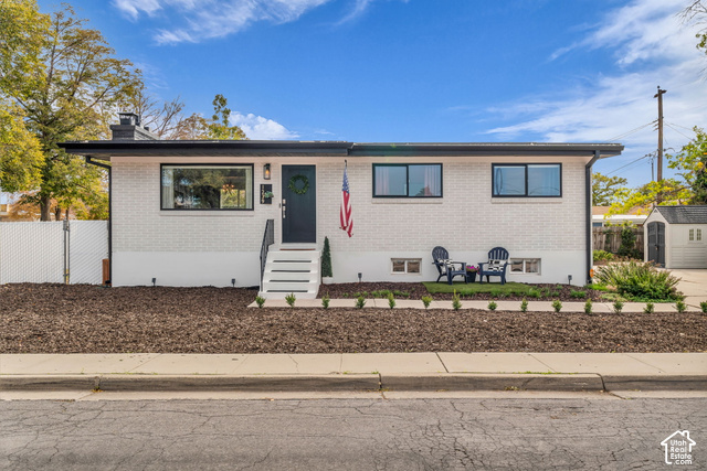 1239 W Andrew Ave — photo
