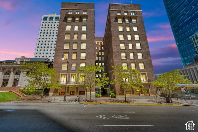 29 S State St #214 — photo