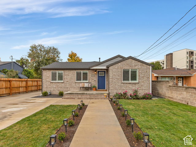 1033 E Riches Ave — photo