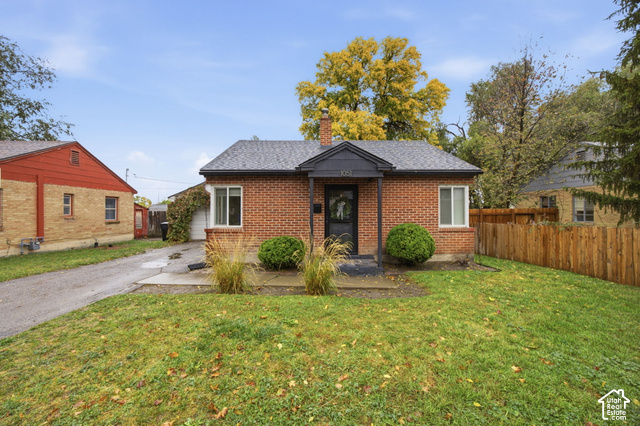 1051 Crescent Dr — photo
