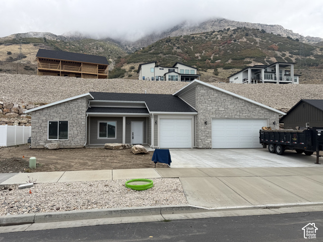 3040 N Mountain Rd #216 — photo
