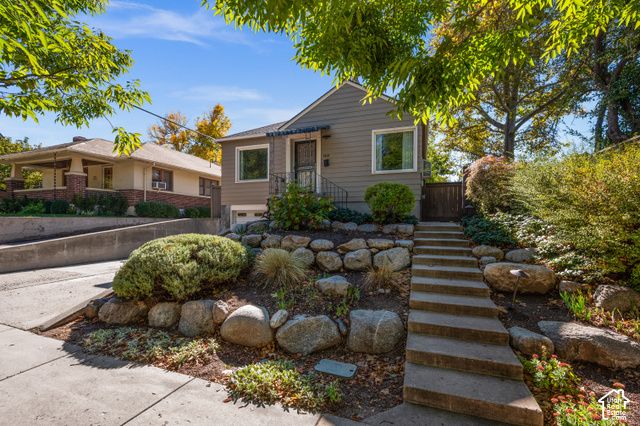 1414 E Logan Ave — photo