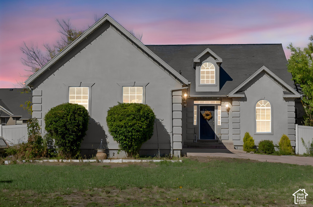 930 W 720 N — photo
