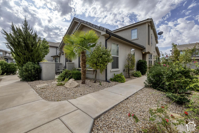 1919 E Fiesta Ln — photo