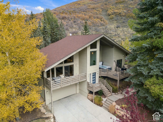 2438 Queen Esther Dr — photo