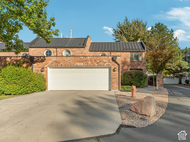 1508 N Sweetwater Ln — photo