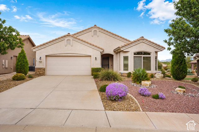 1402 W Grayson Dr — photo