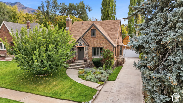 1323 E Marilyn Dr — photo