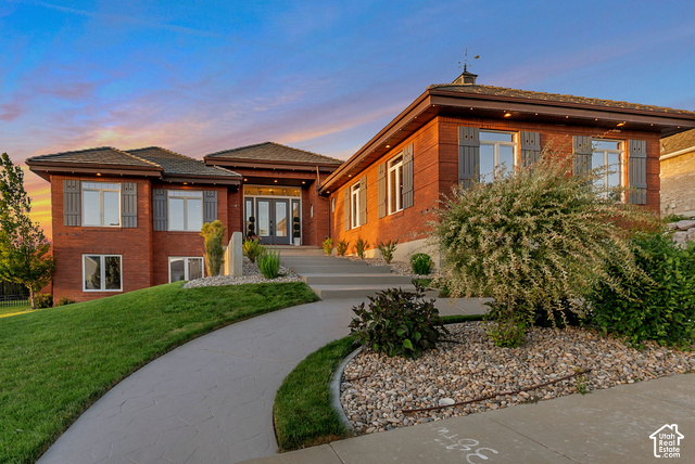 1007 E Eaglewood Dr — photo