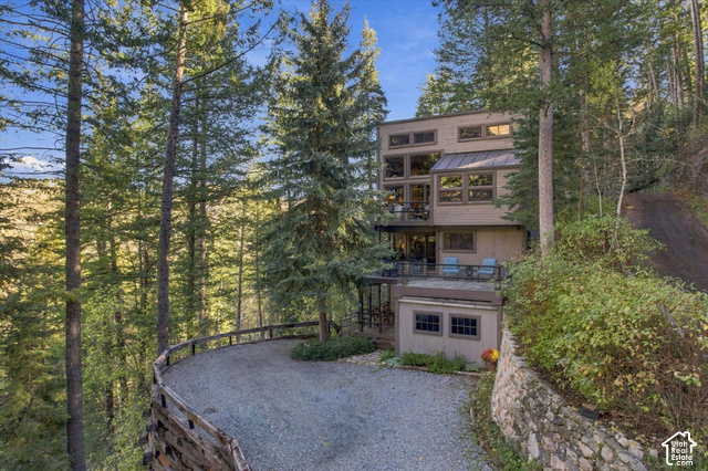 2882 E Stewart Rd — photo