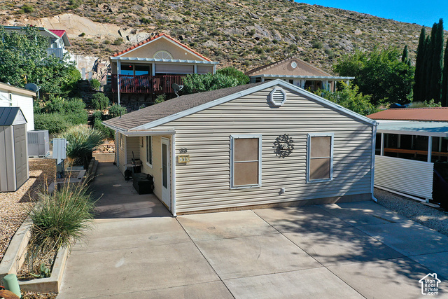33 Redbluff Dr — photo
