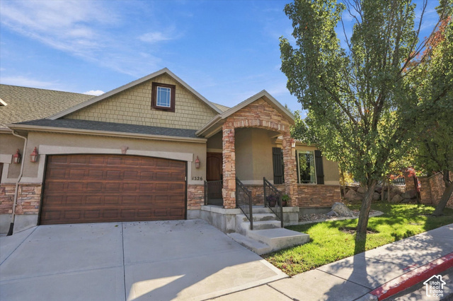 1326 E Vista Valley Dr — photo