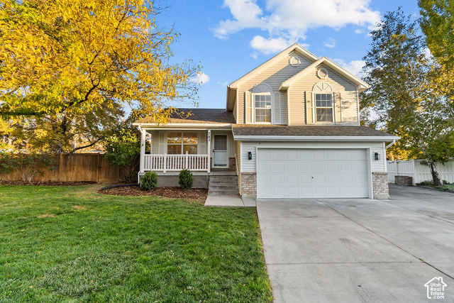 782 Country Club Dr — photo