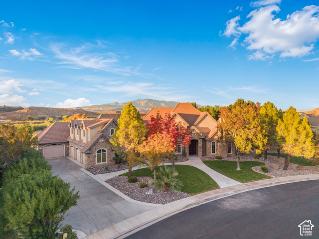 2323 E Bella Rosa Dr — photo