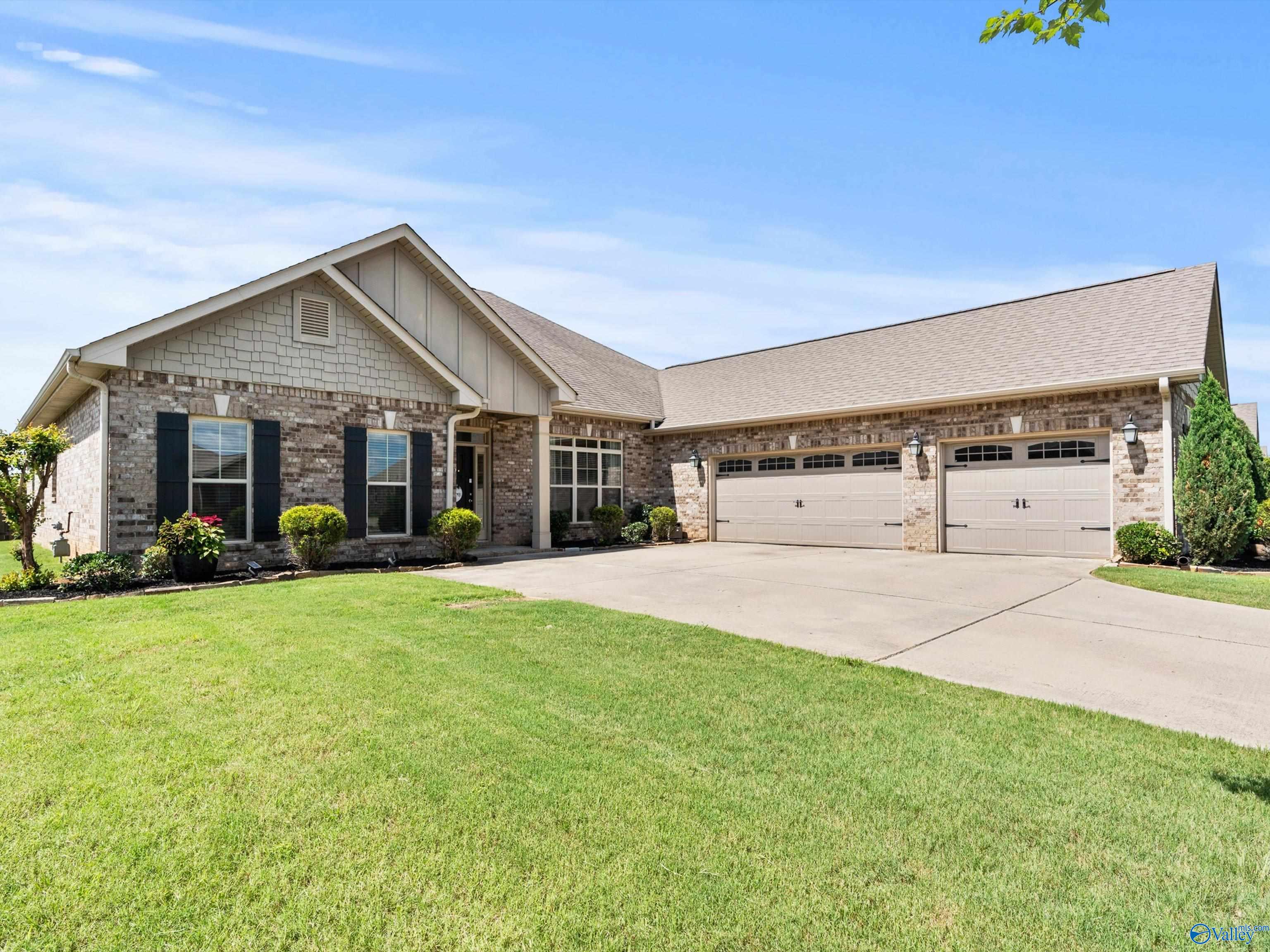 211 Hilltop Ridge Drive — photo
