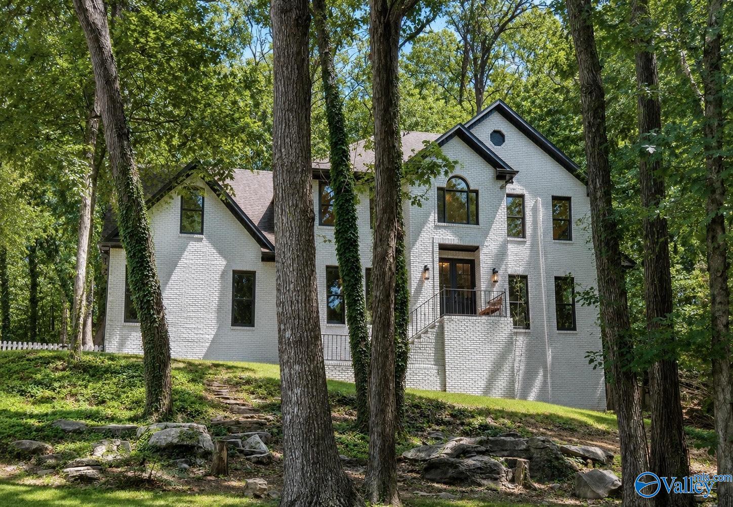 128 Kensington Drive — photo