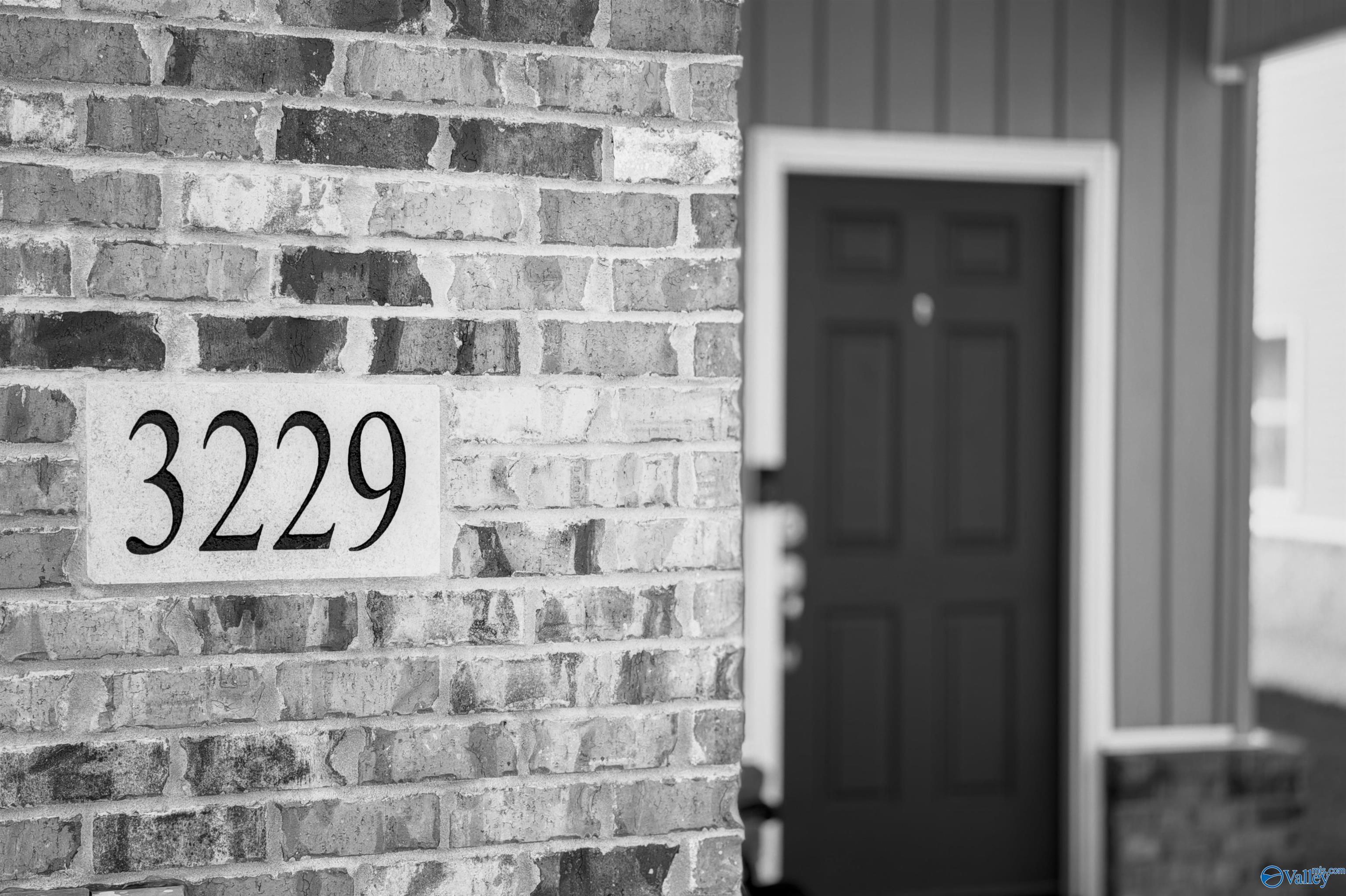 3229 McClellan Way — photo