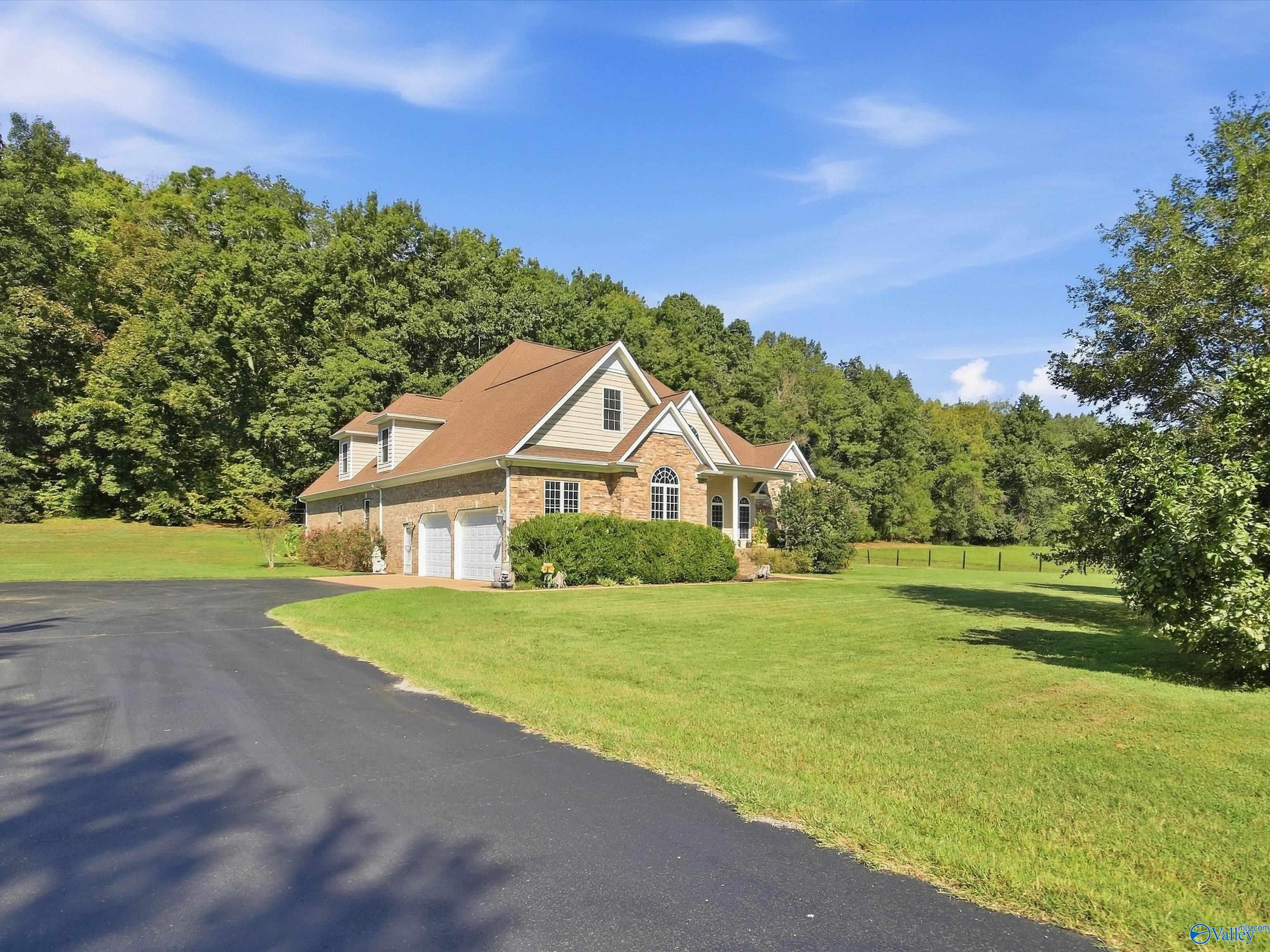 600 Bates Hollow Road — photo
