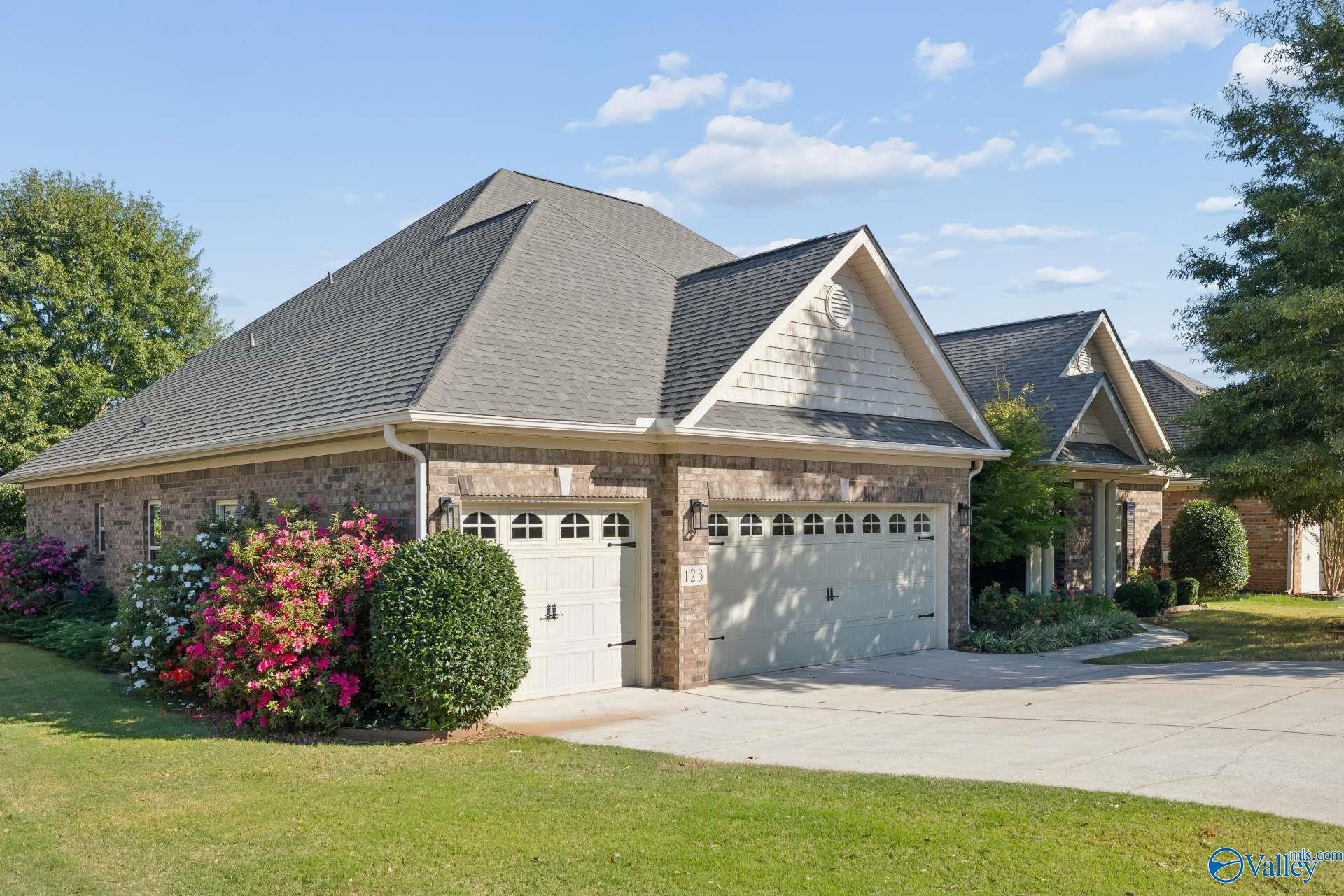 123 Castlewood Drive — photo
