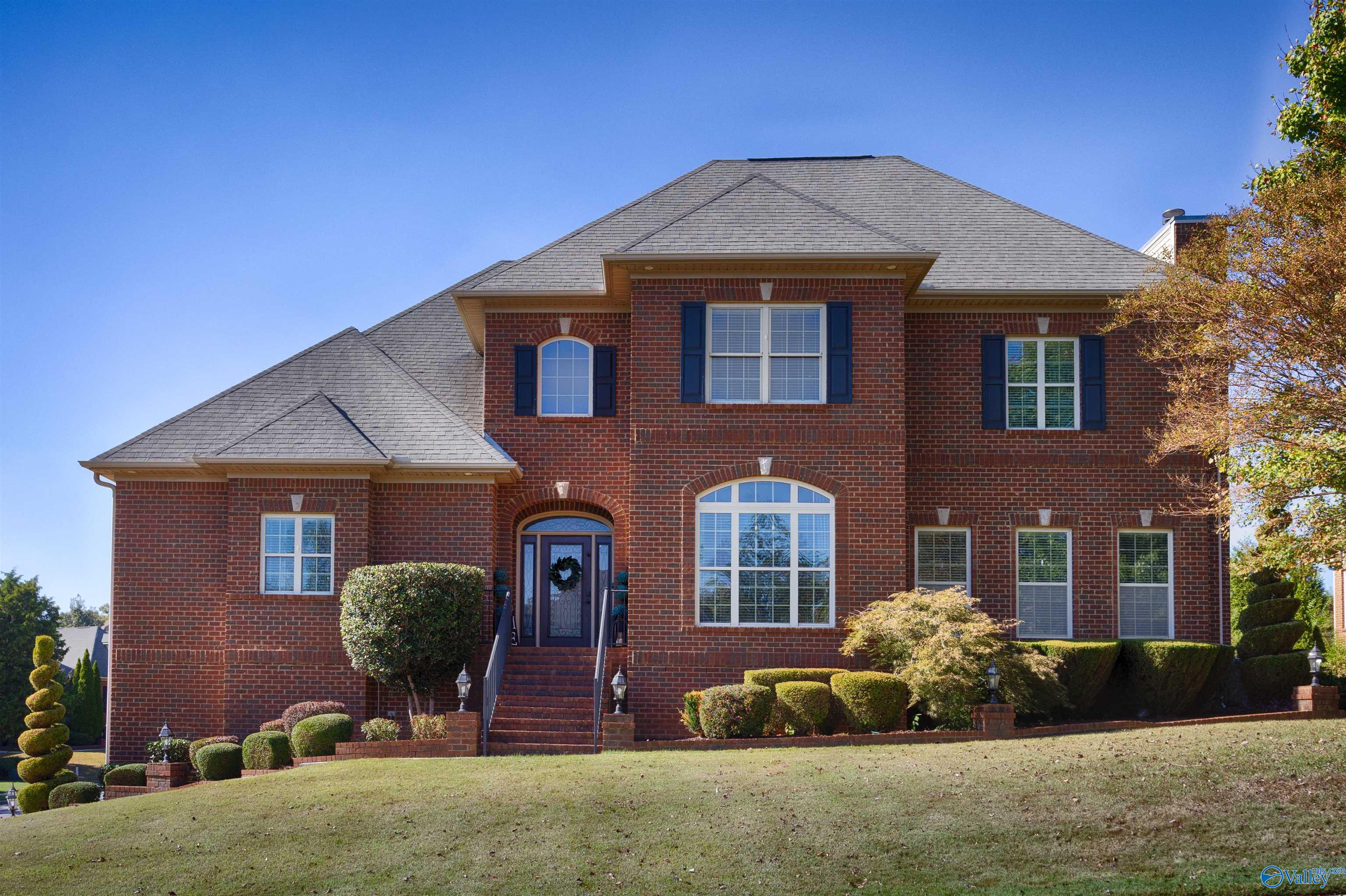 100 Huntfield Drive — photo