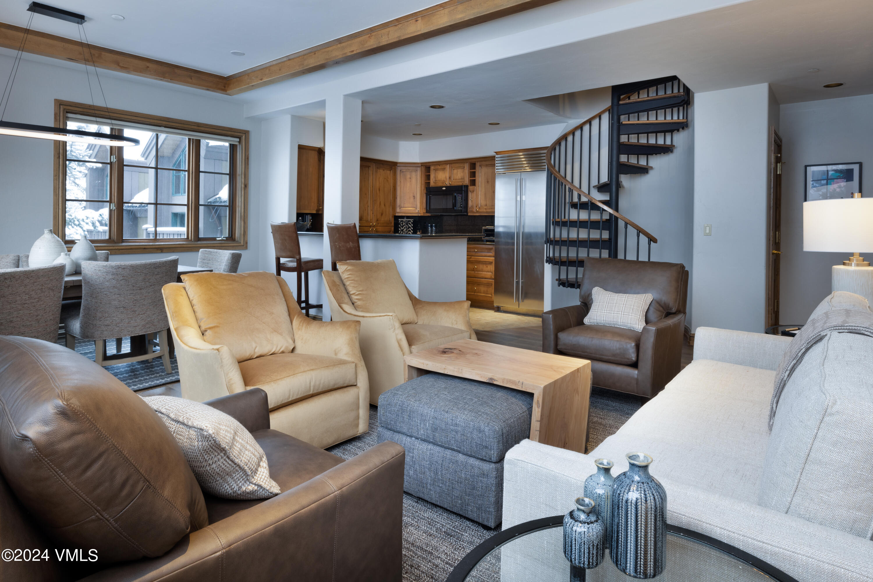 352 E Meadow Drive E, Vail, CO 81657 — photo 3