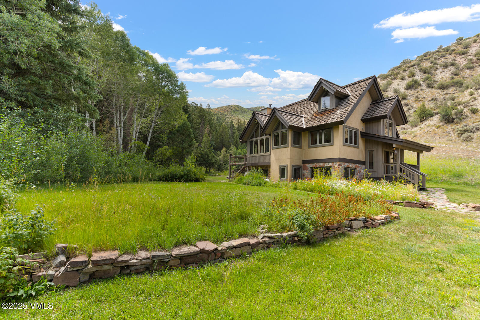 1153 Squaw Creek Road — photo