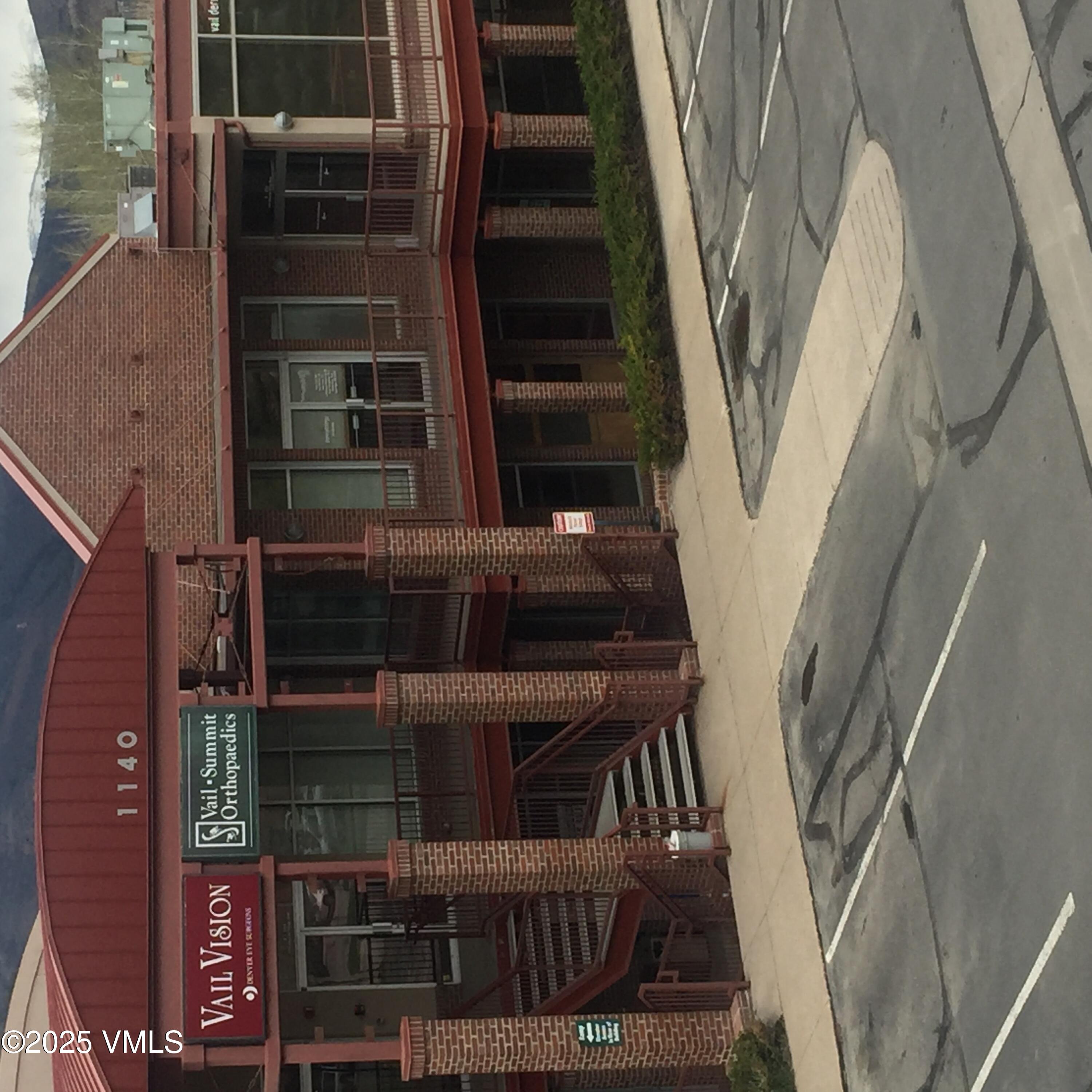 1140 Edwards Village B101 — photo