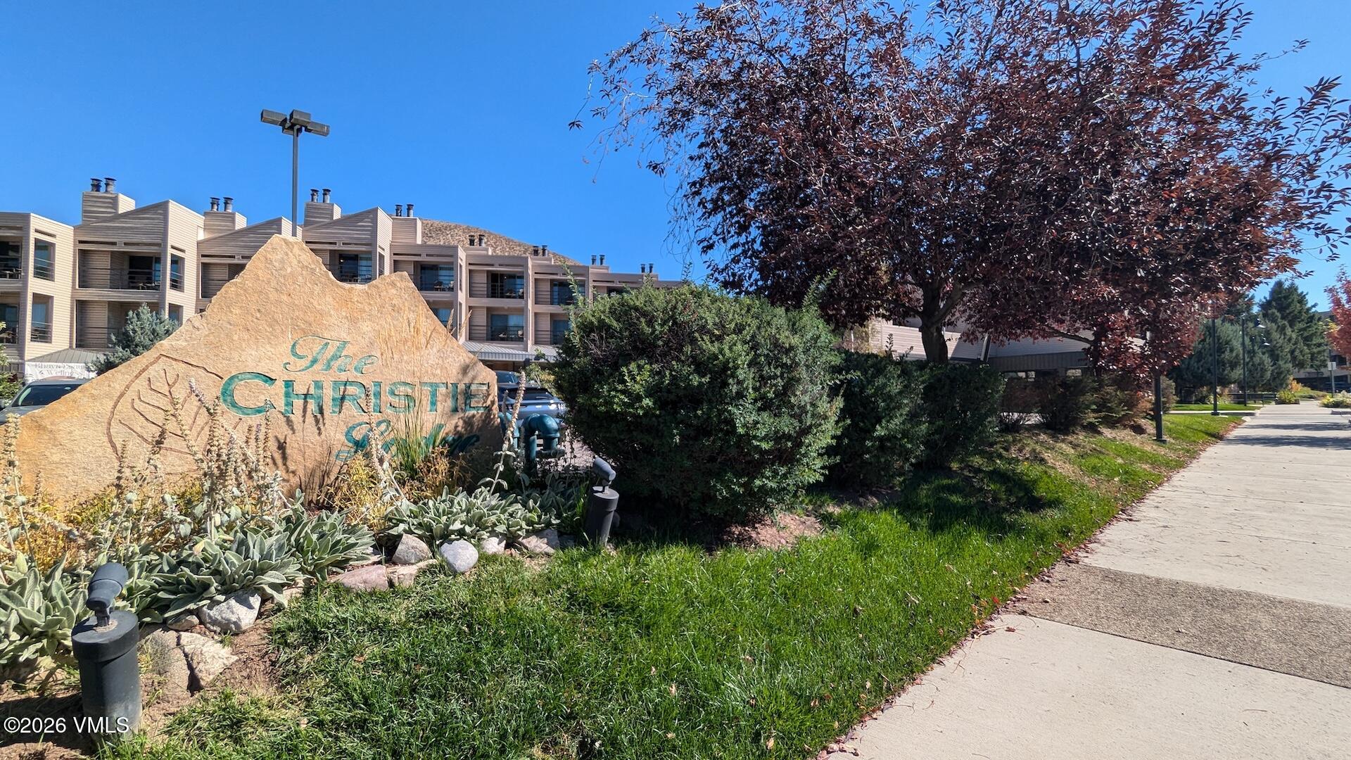 47 E Beaver Creek Boulevard 284-6 — photo