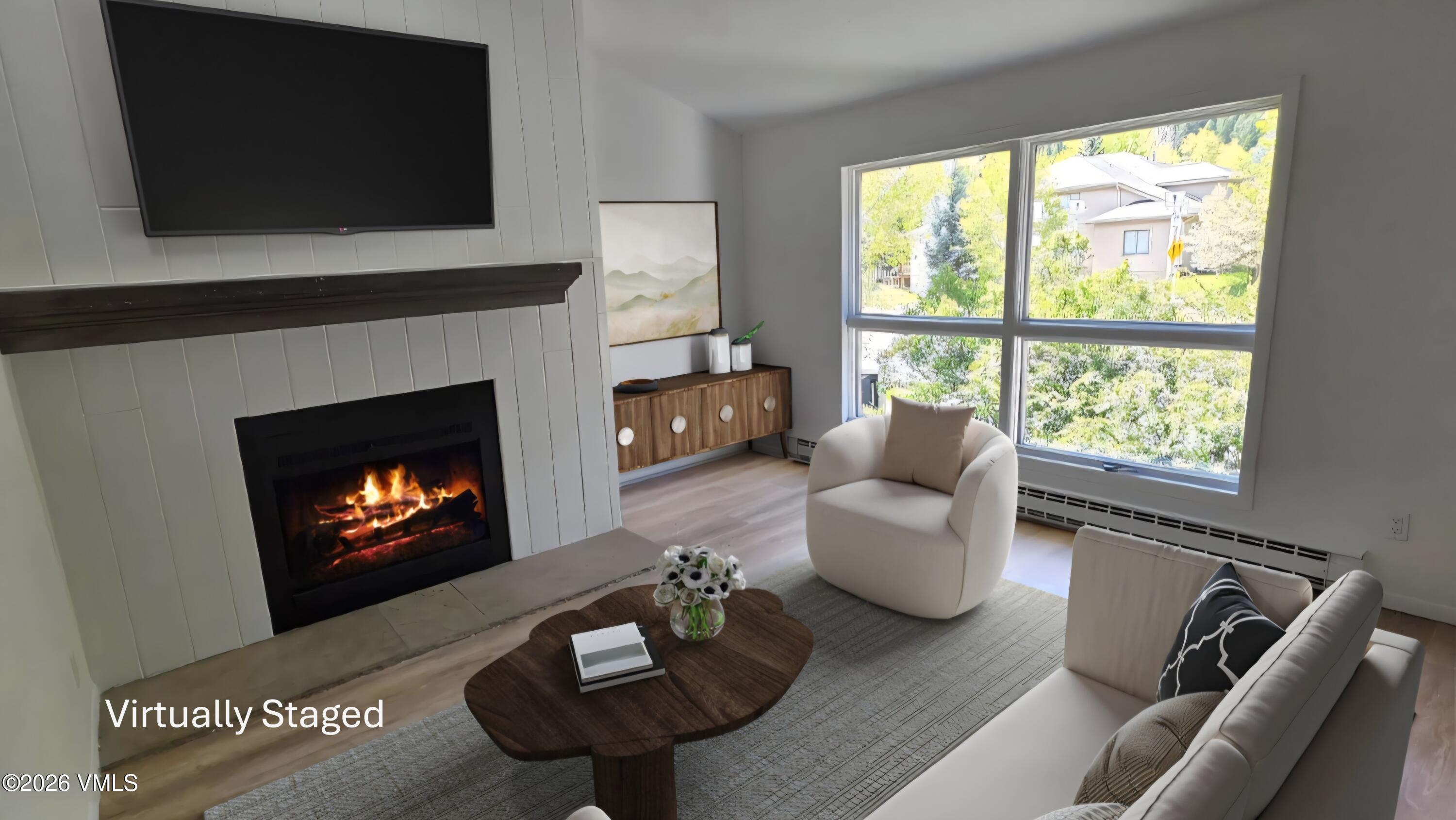 39371 US. 6 305 — photo
