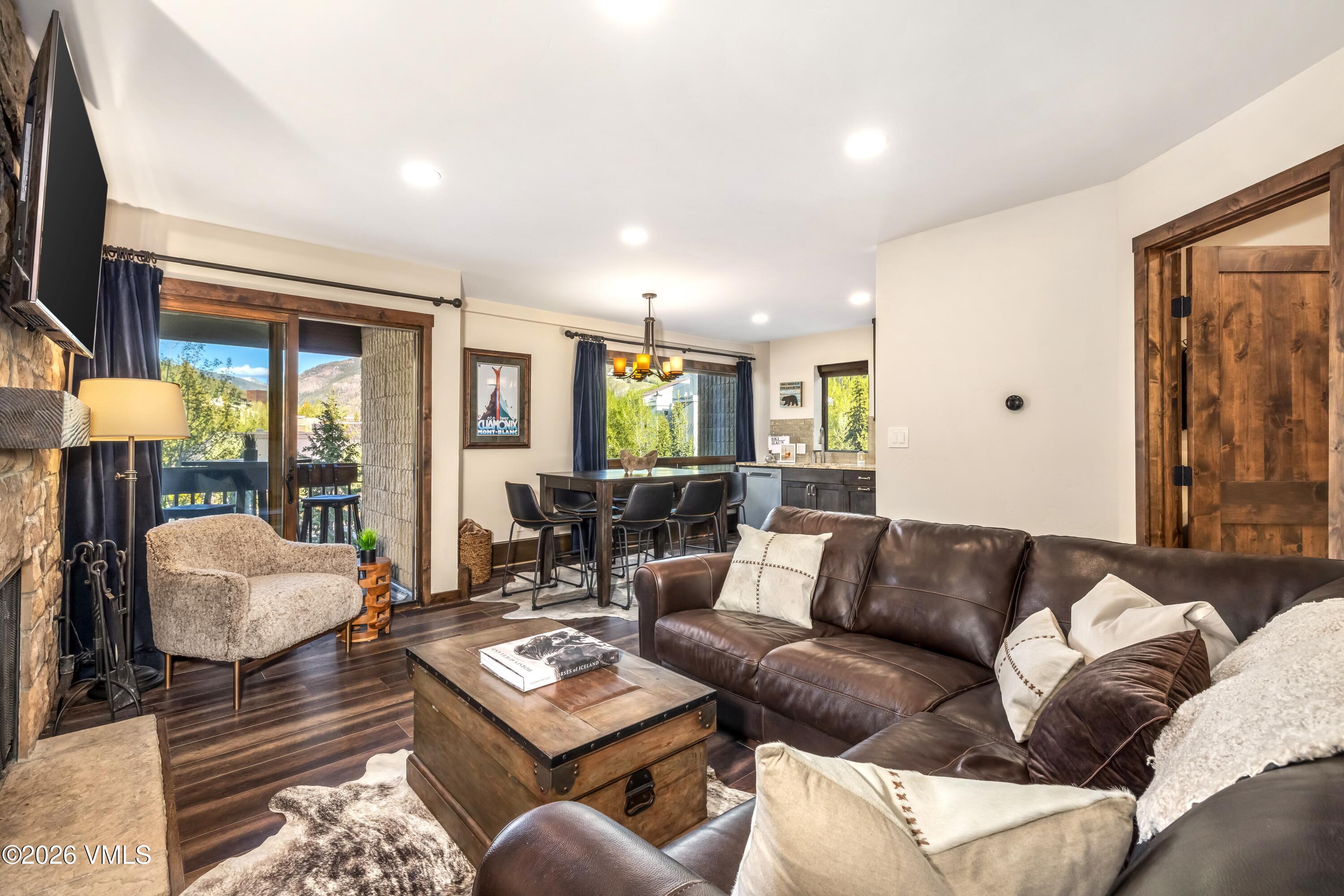 521 E Lionshead Circle #405 — photo