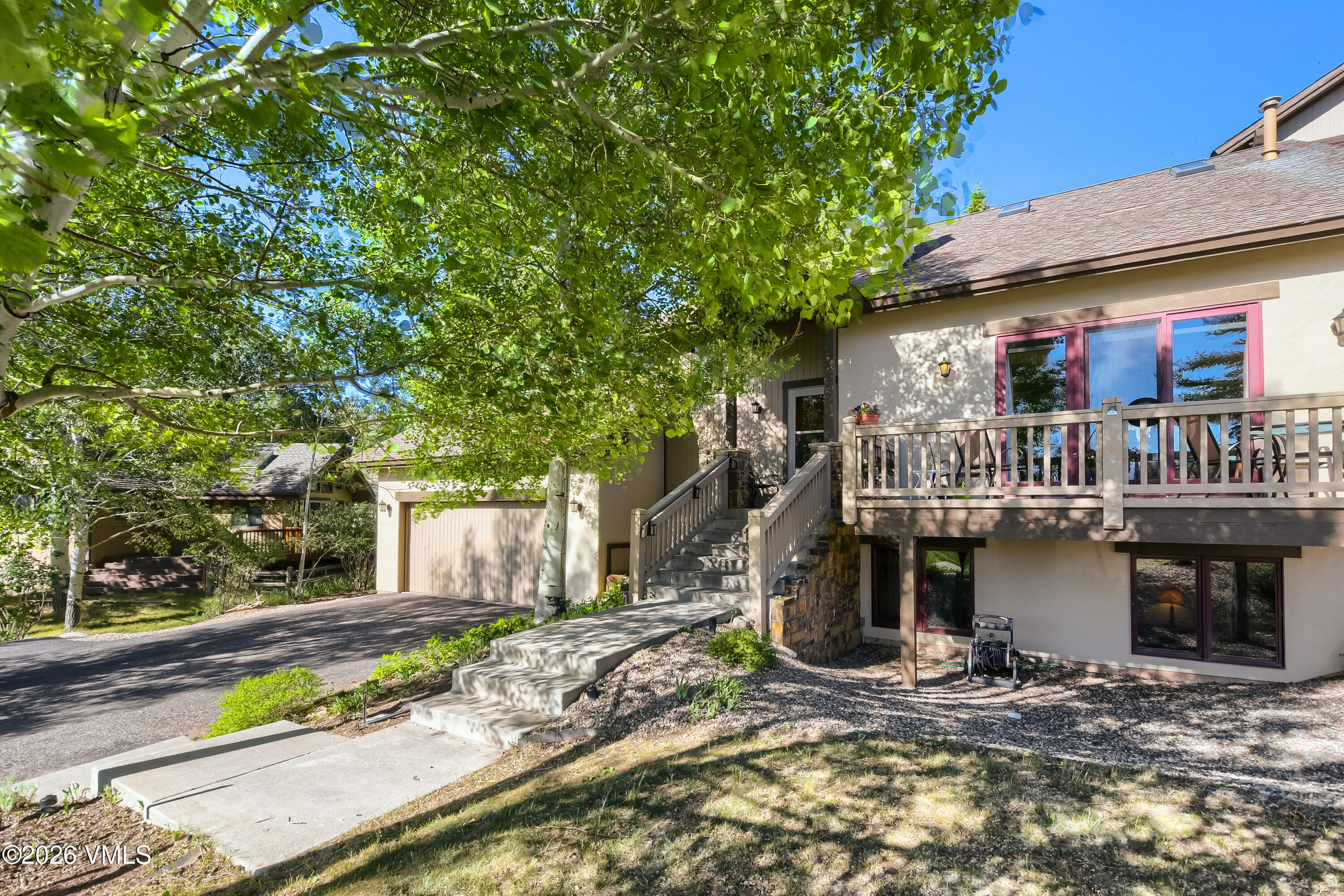 2350 Saddle Ridge — photo