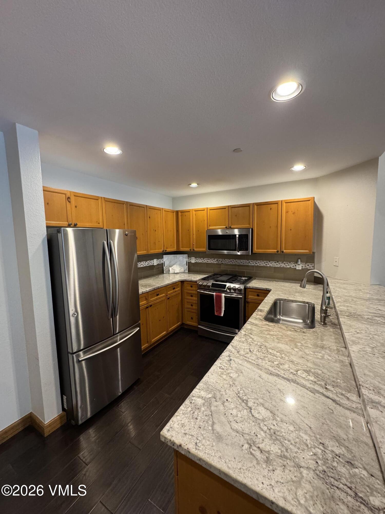 240 Chapel Place Br-221 — photo