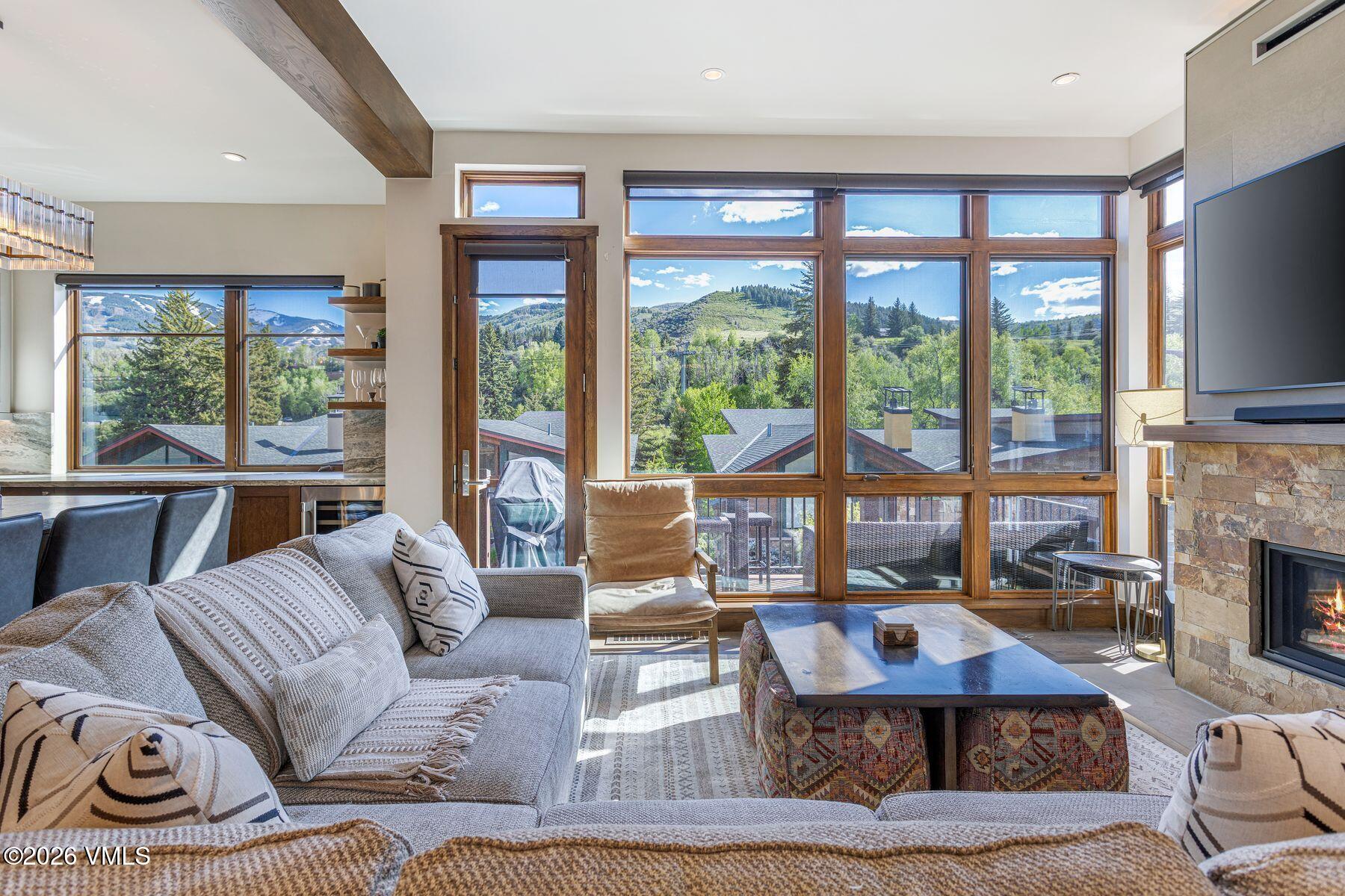 8 Waterfront Way — photo