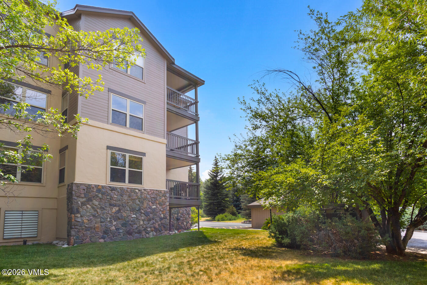 40 River Pines Court B208 — photo