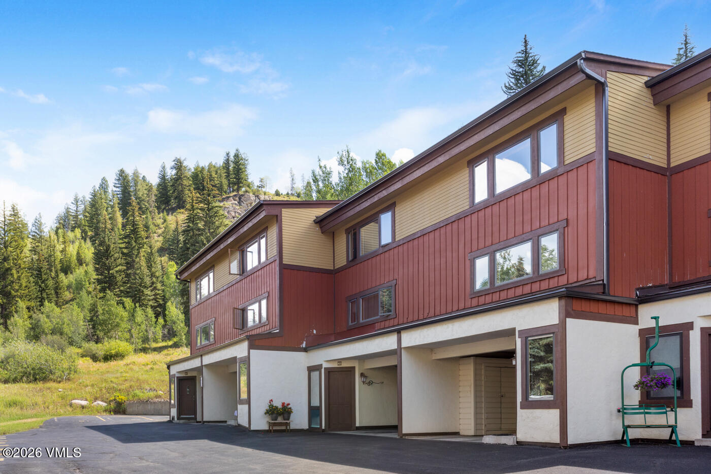 2520 Kinnikinnick Road Unit M4 — photo