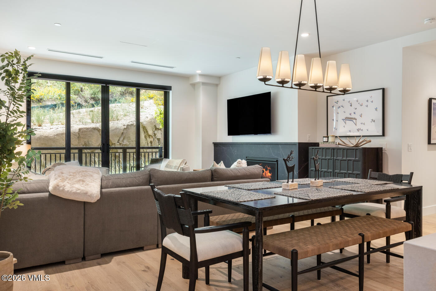 38460 US. 6 325 — photo