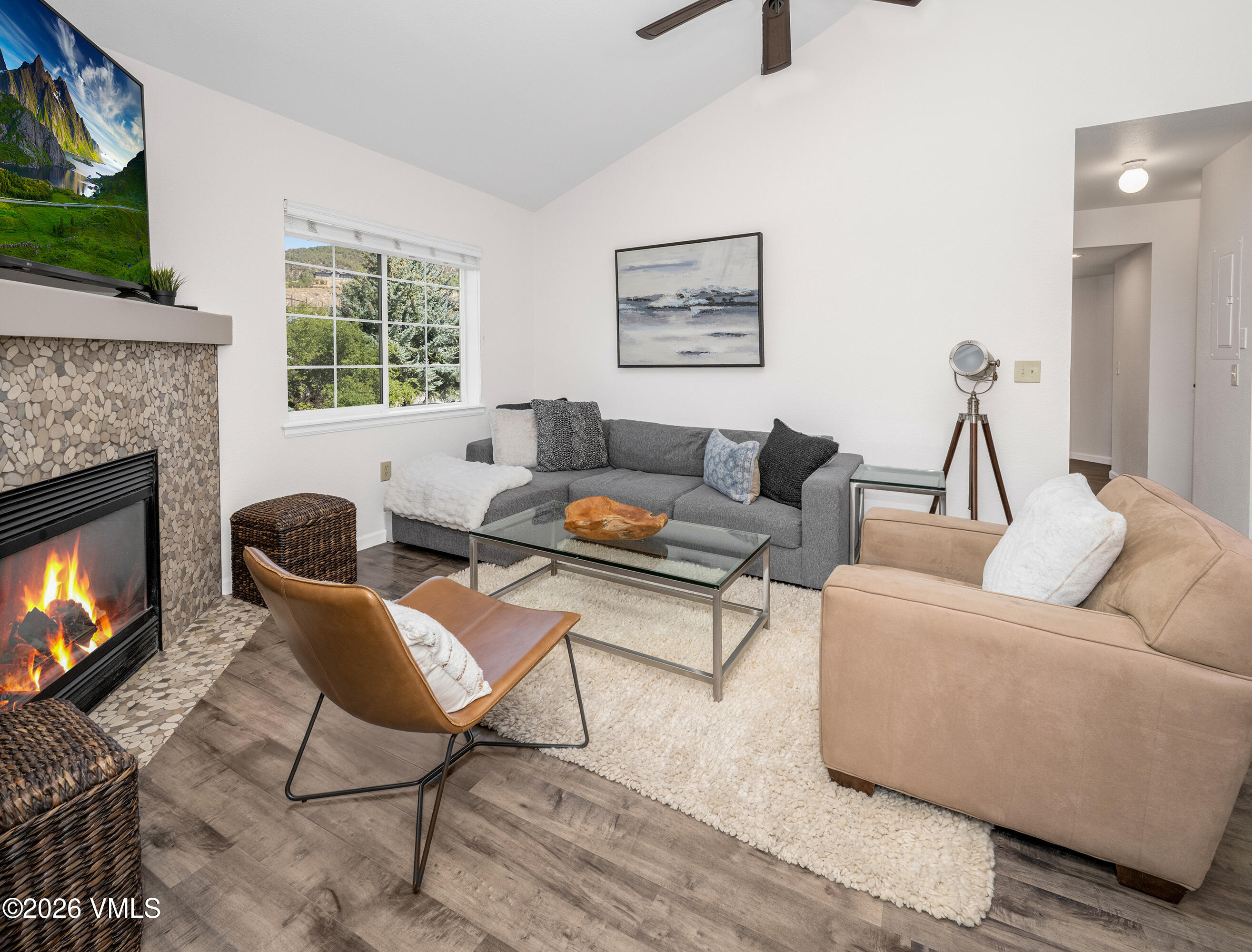1604 Crazy Horse Circle 1604 — photo