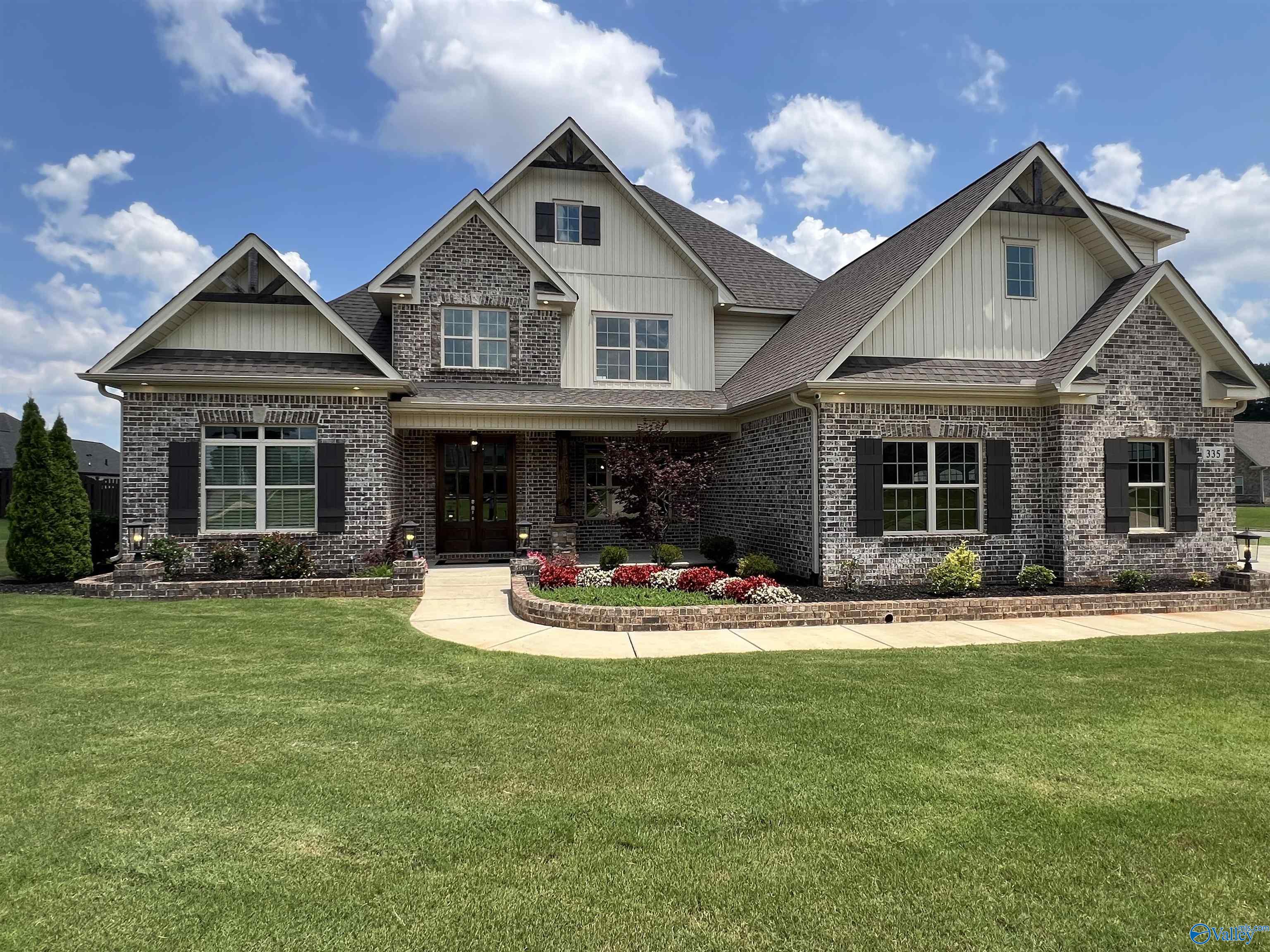 335 Kendallwood Drive — photo