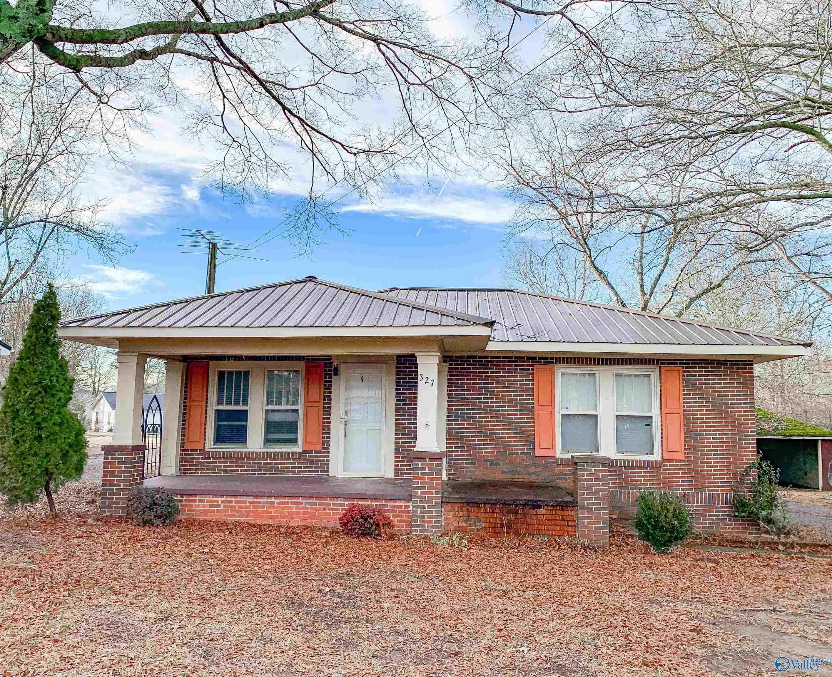 327 Guntersville Road — photo