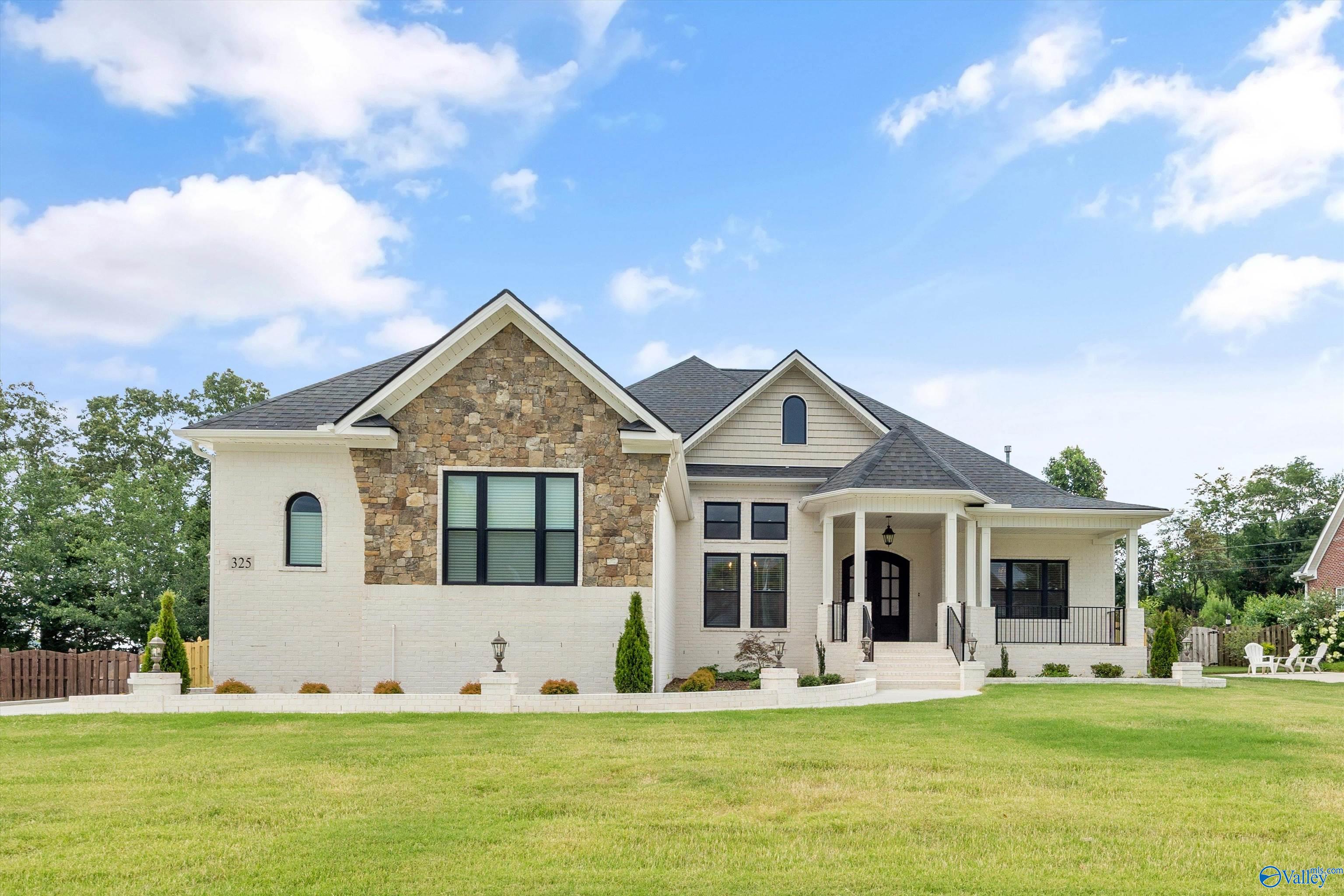 325 Cedar Trail Lane — photo