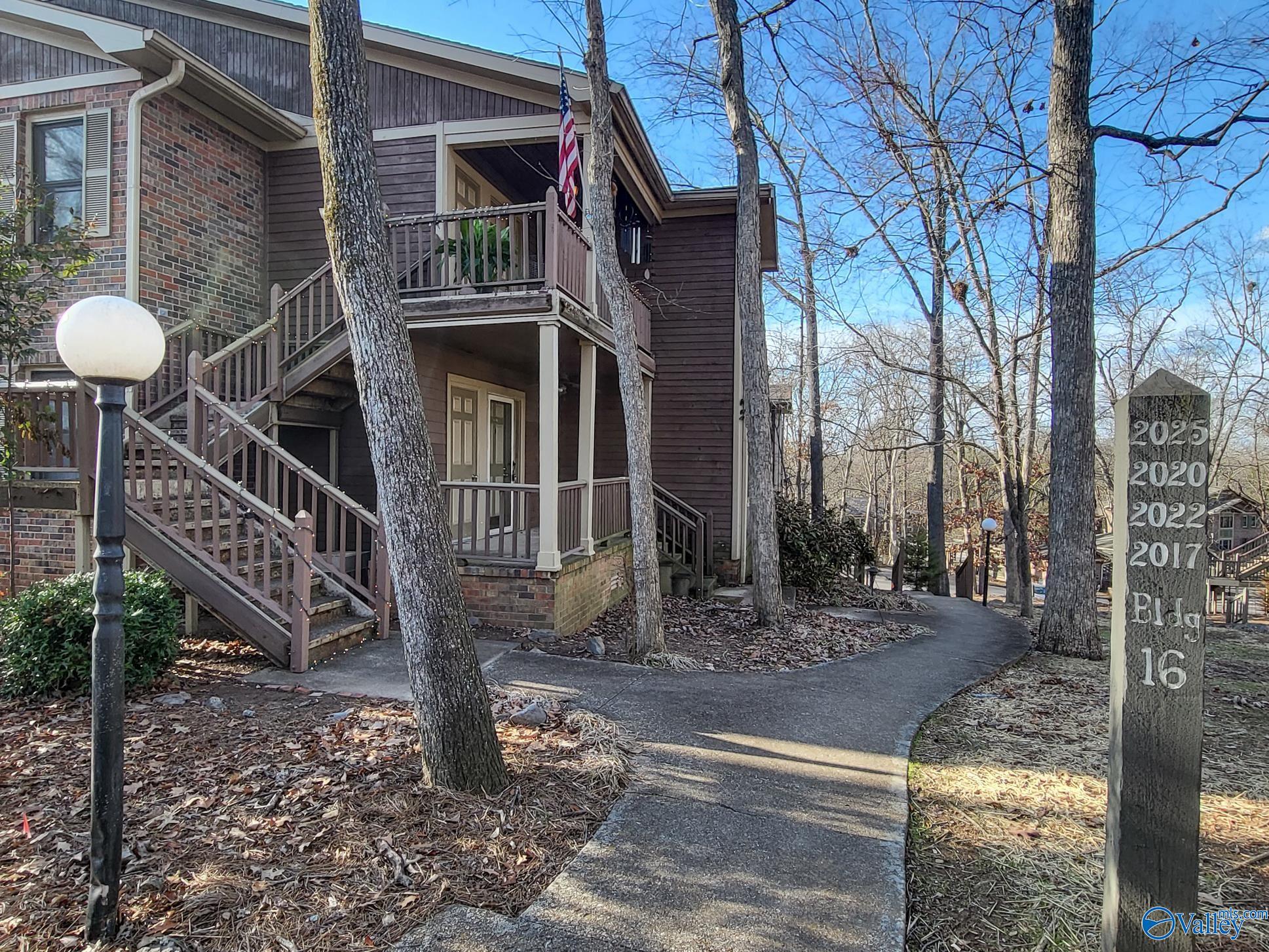 2020 Woodlawn Drive 2020 — photo
