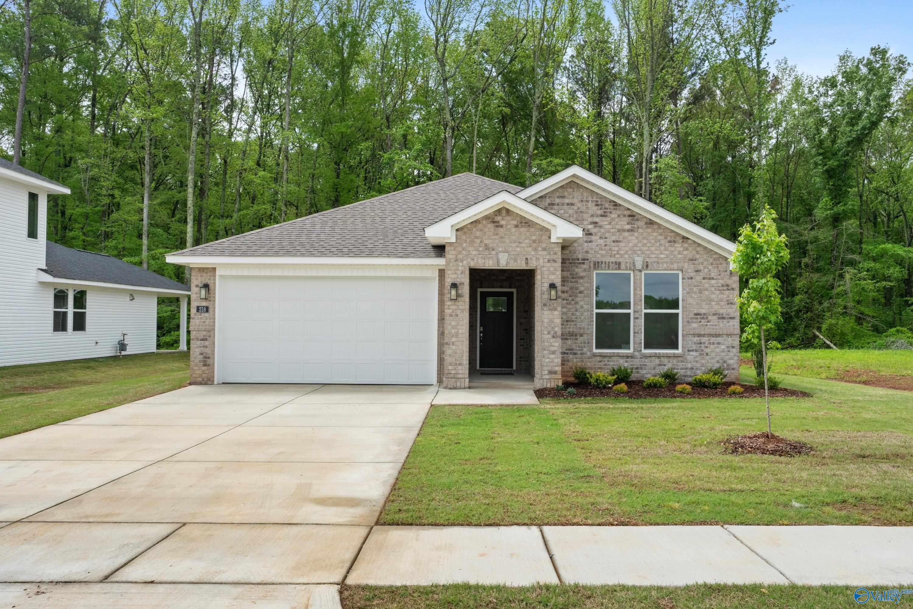 218 Hibiscus Drive — photo