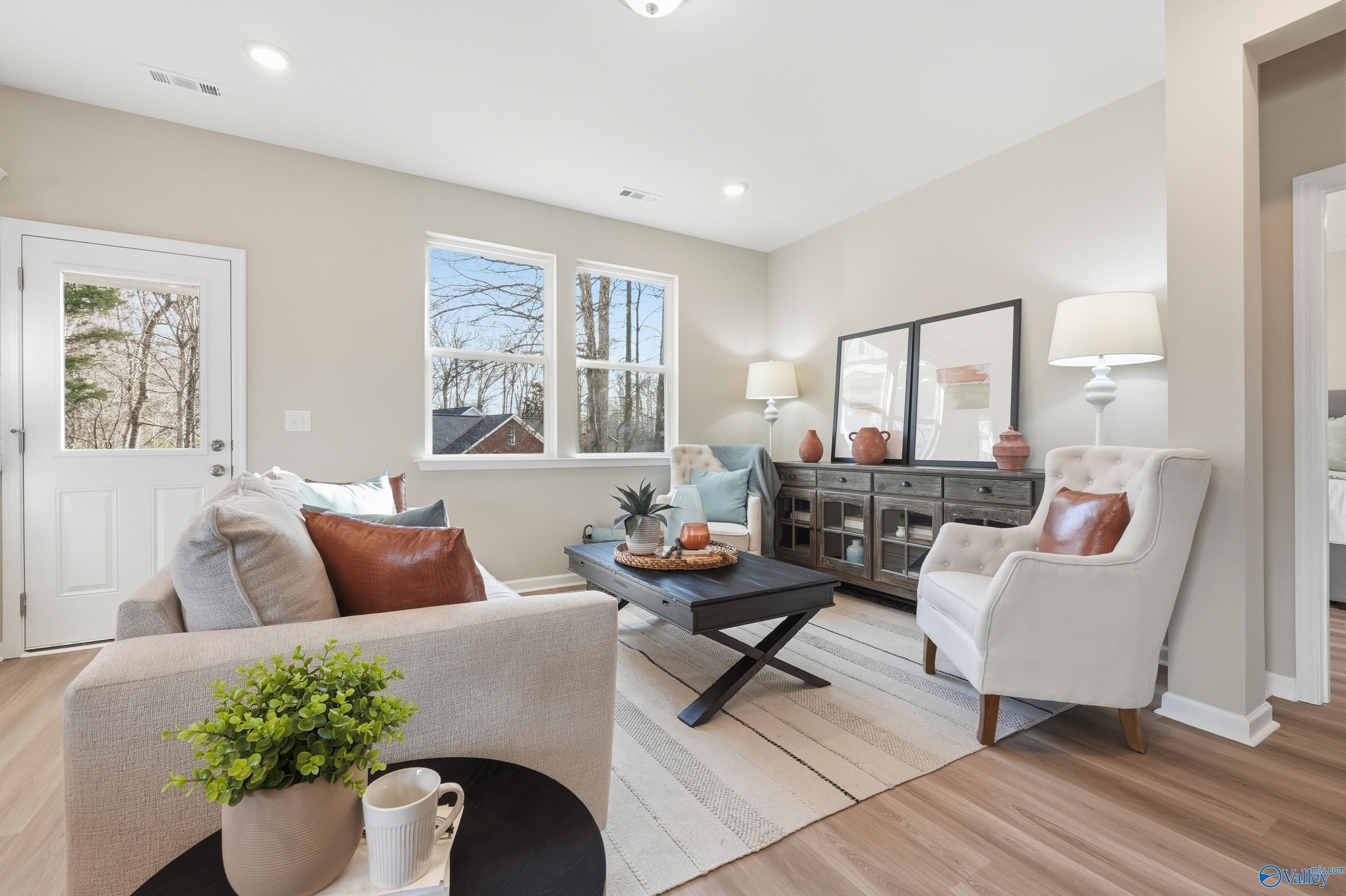 28 Aurora Circle — photo