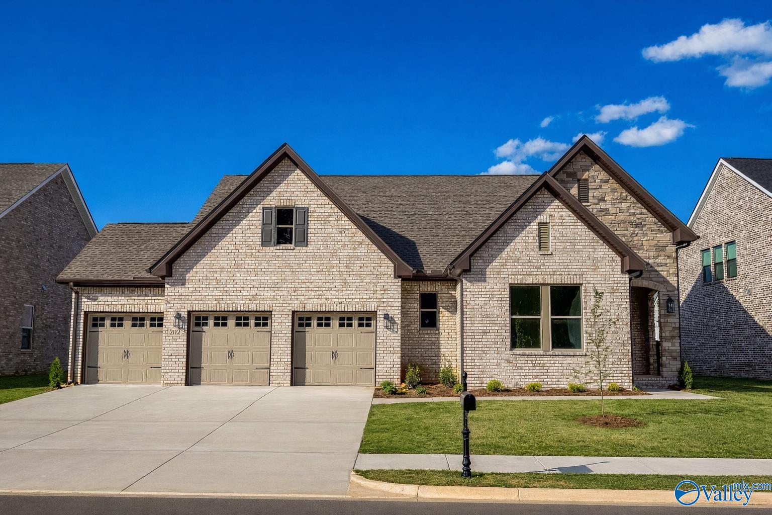 2112 Bloomfell Bend — photo