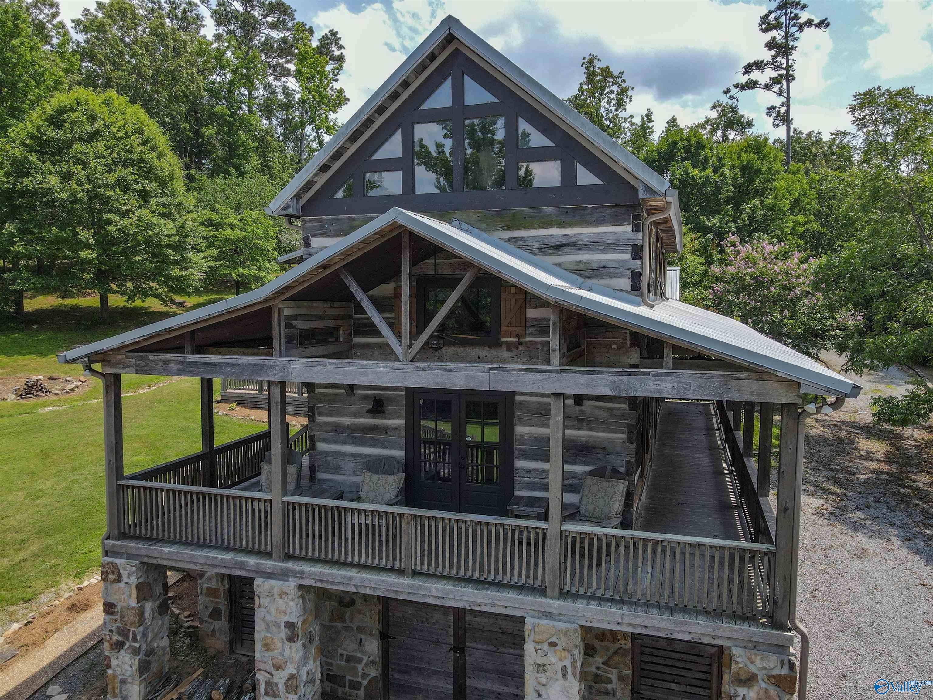 141 Chilcotin Road — photo