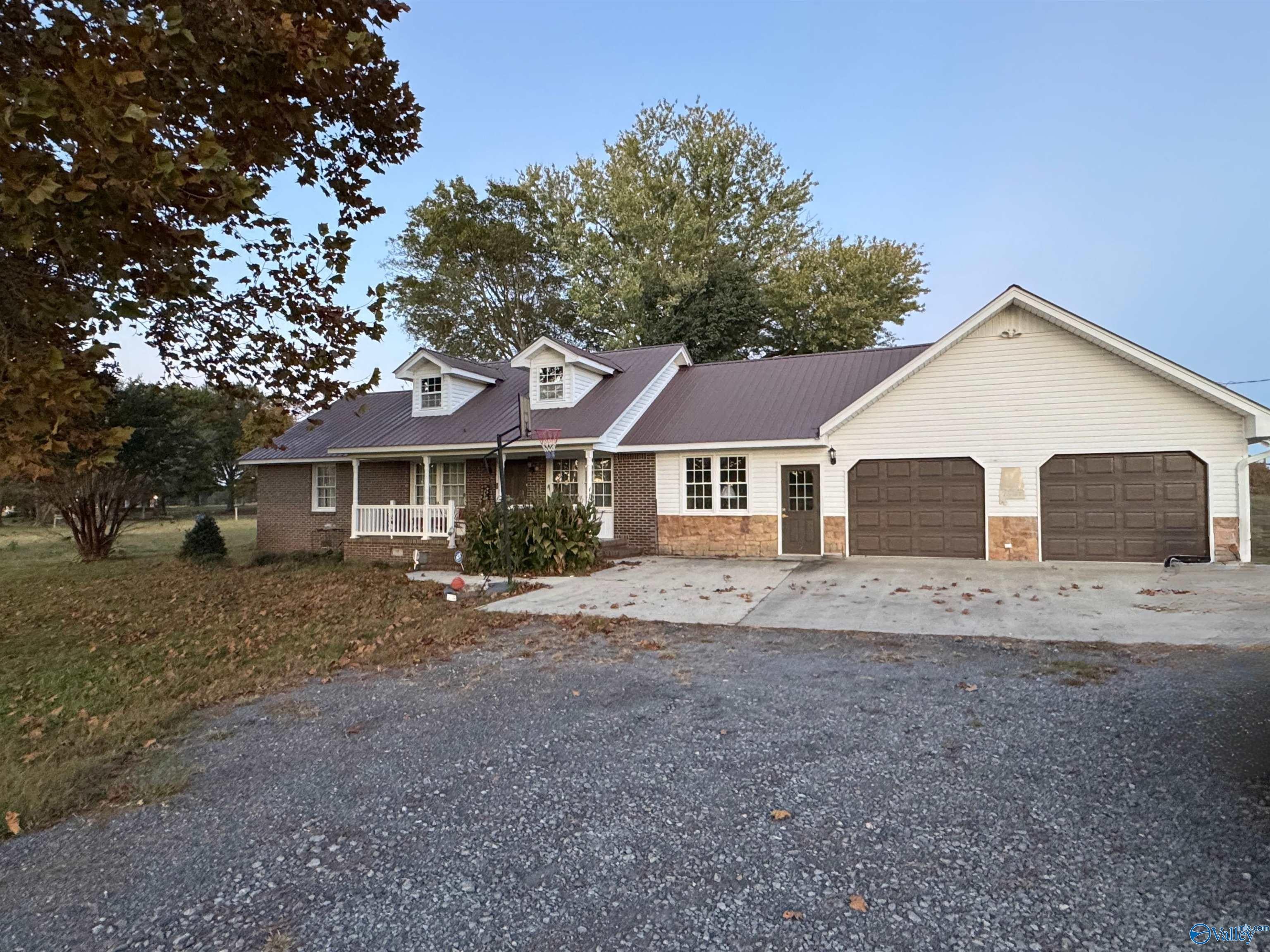135 Bethany Road — photo