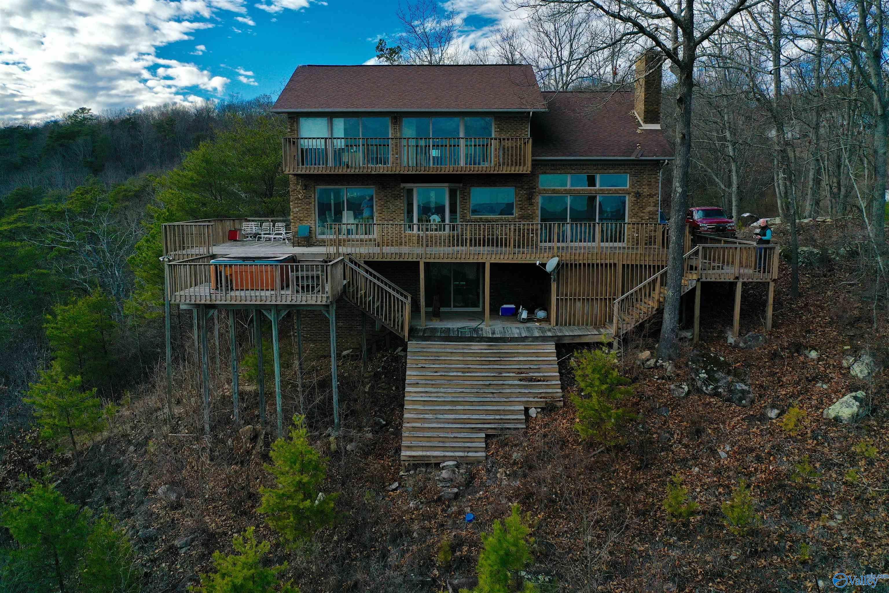 Home in Guntersville, AL 35976 — photo 2