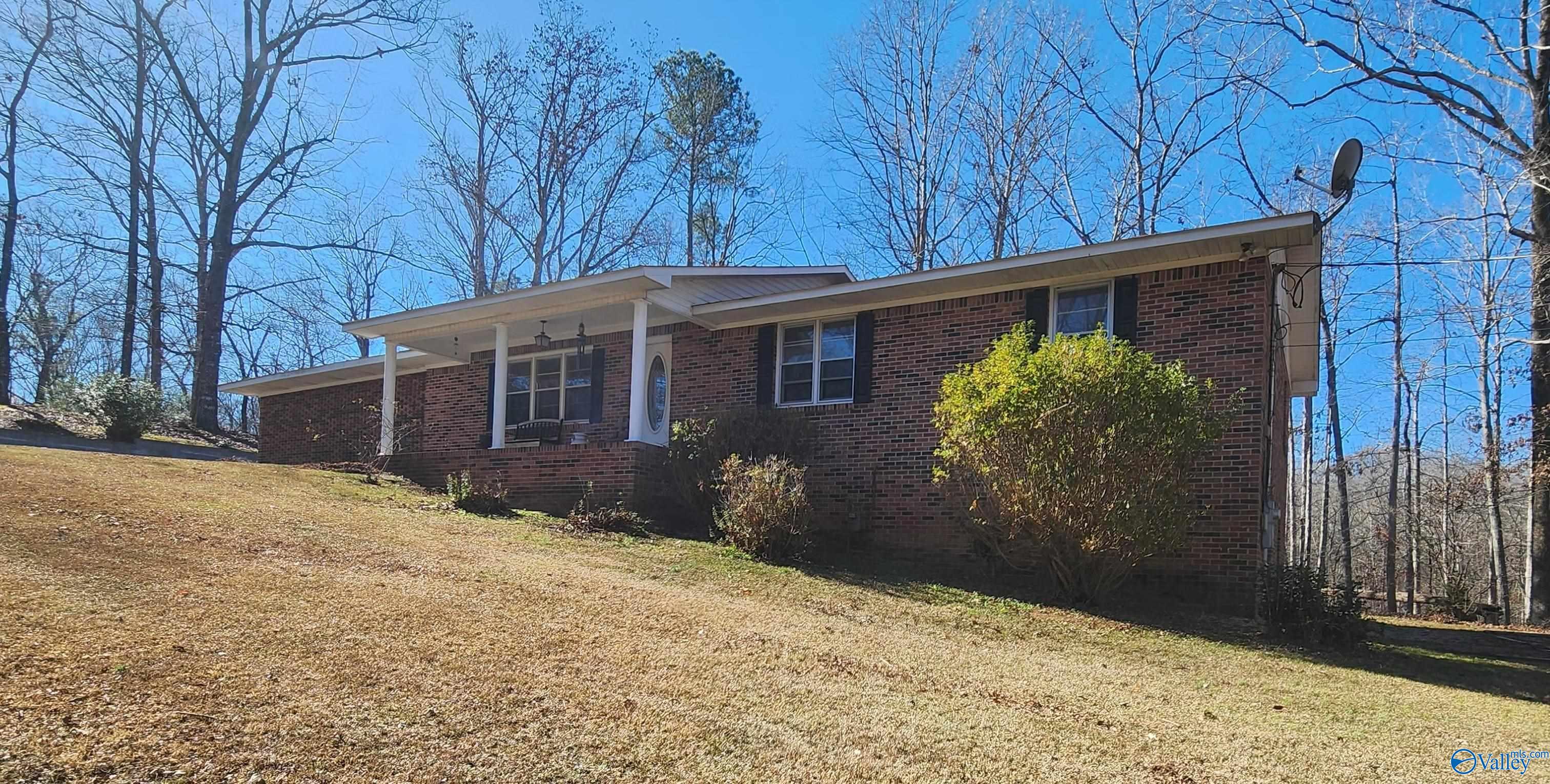 703 Rock Cliff Road — photo