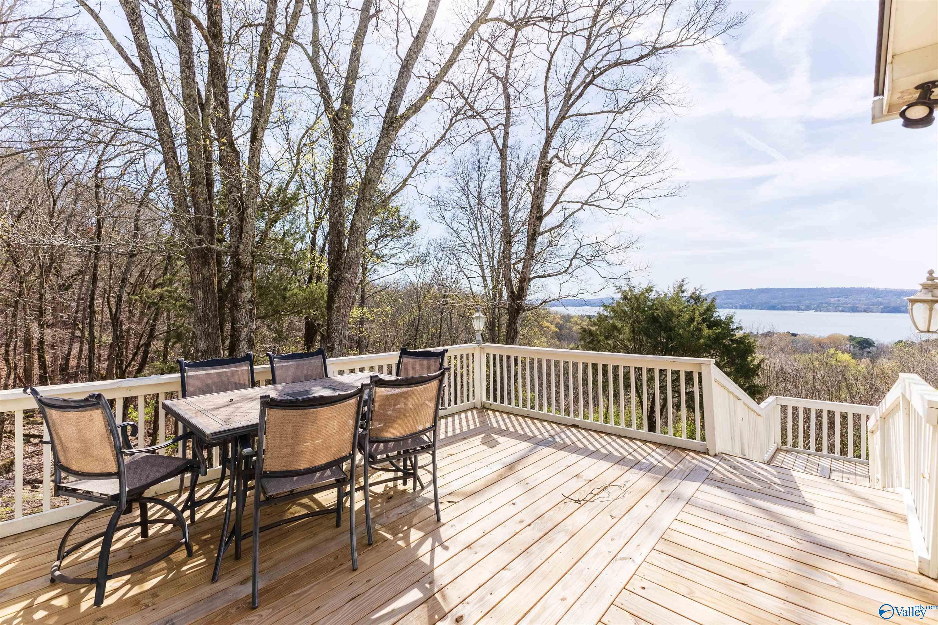510 Eagle Point Road — photo